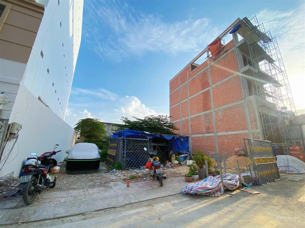 Ngộp bank bán gấp nền 75.6m2, cách co. op mart hương lộ 2 700m, phong thuỷ tốt, sổ sẵn