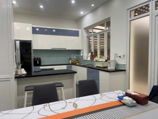 Bán biệt thự liền kề phú mỹ hung, quận 7 khu hưng thái. dt 7x18m,1 trệt 2 lầu,gồm 3pn,4wc,giá 35tỷ