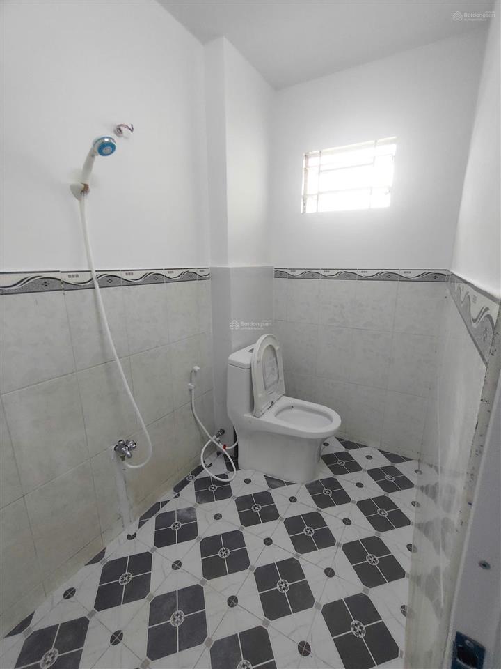 Bán nhà 1 trệt 2 lầu, 4 p. ngủ, xe hơi tới nhà ngay ngã ba tân kim cần giuộc tây ninh mới