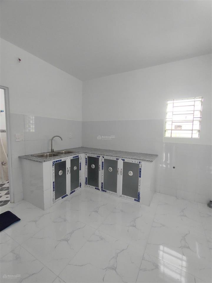 Bán nhà 1 trệt 2 lầu, 4 p. ngủ, xe hơi tới nhà ngay ngã ba tân kim cần giuộc tây ninh mới
