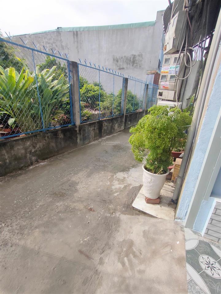 Bán nhà 1 trệt 2 lầu, 4 p. ngủ, xe hơi tới nhà ngay ngã ba tân kim cần giuộc tây ninh mới