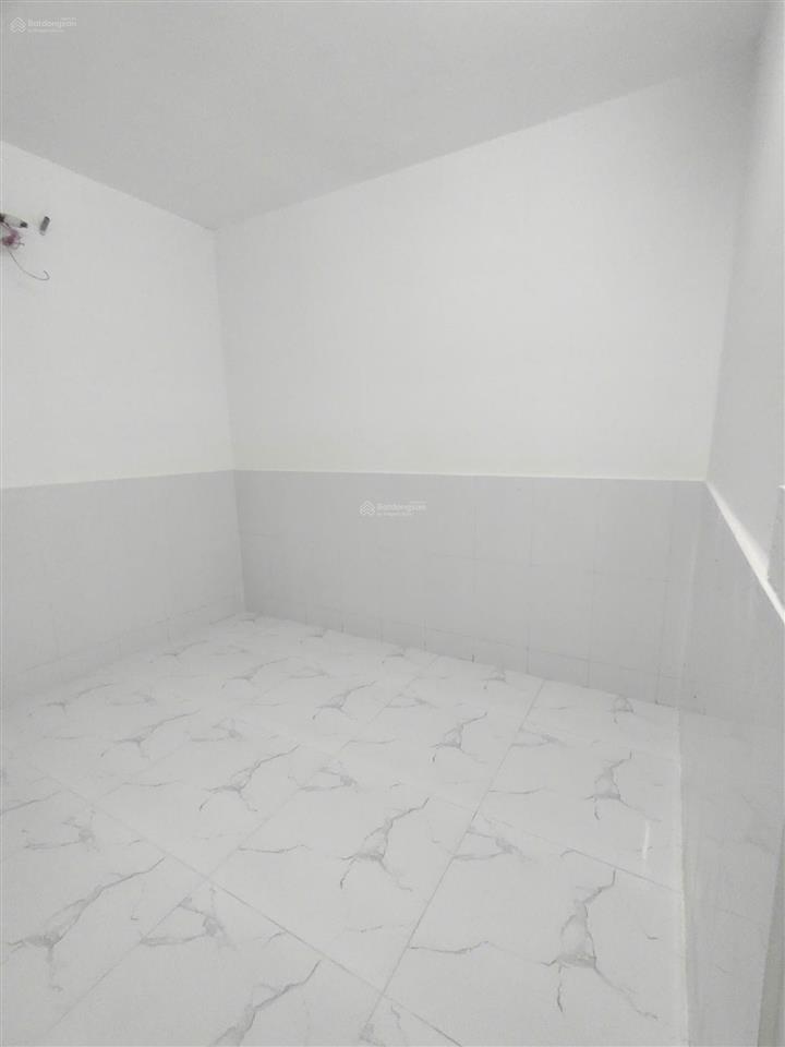 Bán nhà 1 trệt 2 lầu, 4 p. ngủ, xe hơi tới nhà ngay ngã ba tân kim cần giuộc tây ninh mới