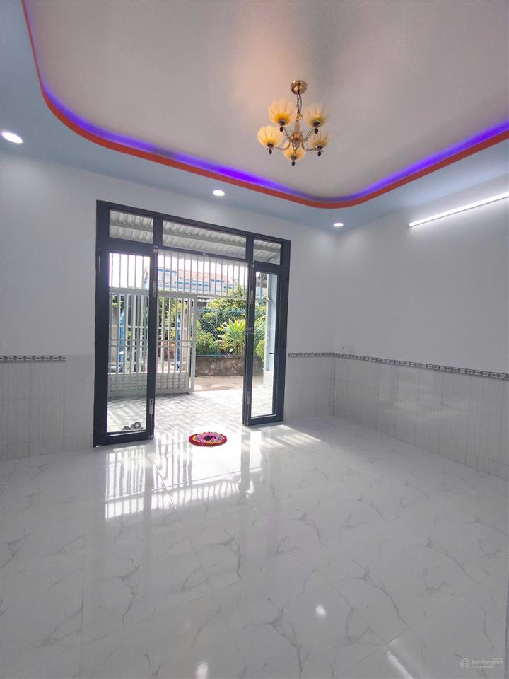 Bán nhà 1 trệt 2 lầu, 4 p. ngủ, xe hơi tới nhà ngay ngã ba tân kim cần giuộc tây ninh mới