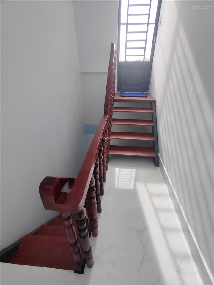 Bán nhà 1 trệt 2 lầu, 4 p. ngủ, xe hơi tới nhà ngay ngã ba tân kim cần giuộc tây ninh mới