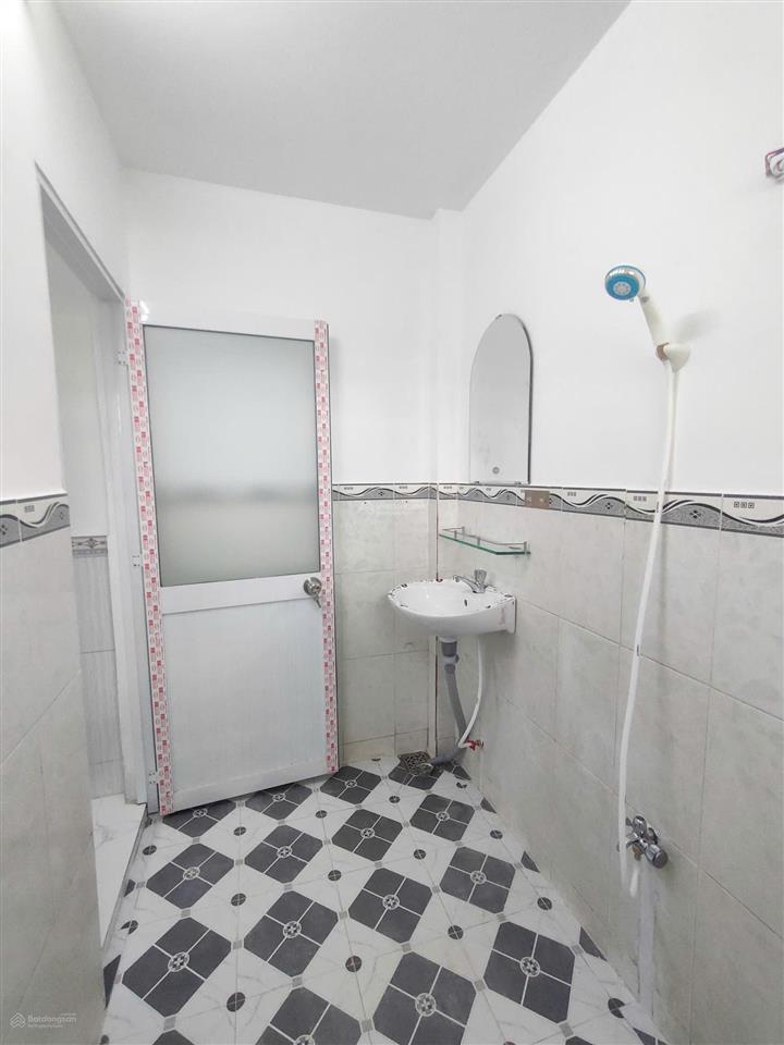 Bán nhà 1 trệt 2 lầu, 4 p. ngủ, xe hơi tới nhà ngay ngã ba tân kim cần giuộc tây ninh mới