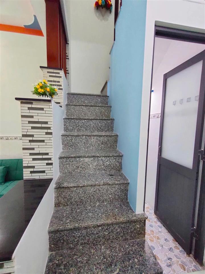 Bán nhà 1 trệt 1 lầu, 4mx14m, 2pn, 2wc, tân kim, cần giuộc