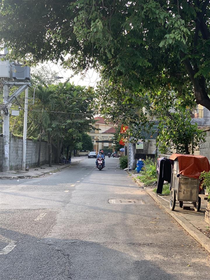 Lô đất tuyệt đẹp 180m2 ngang 7m thổ cư 165m2 đường 13, linh xuân  thủ đức giá chỉ 6,5 tỷ