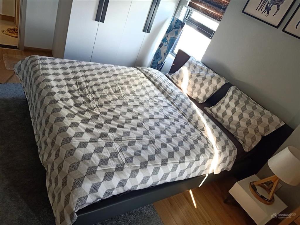 Mr. trung  cần bán ch new city 3pn  2wc dt 102m2, full nội thất  tầng cao  view đẹp. chỉ 9,7 tỷ