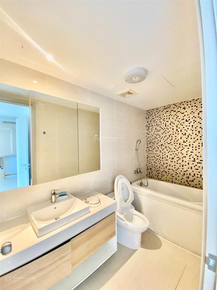 Mr. trung  cần bán ch new city 3pn  2wc dt 102m2, full nội thất  tầng cao  view đẹp. chỉ 9,7 tỷ