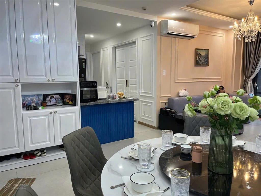 Mr.trung  cần bán new city 3pn  2wc. dt 95m2, nội thất đẹp  view hồ bơi. chỉ 10 tỷ all in