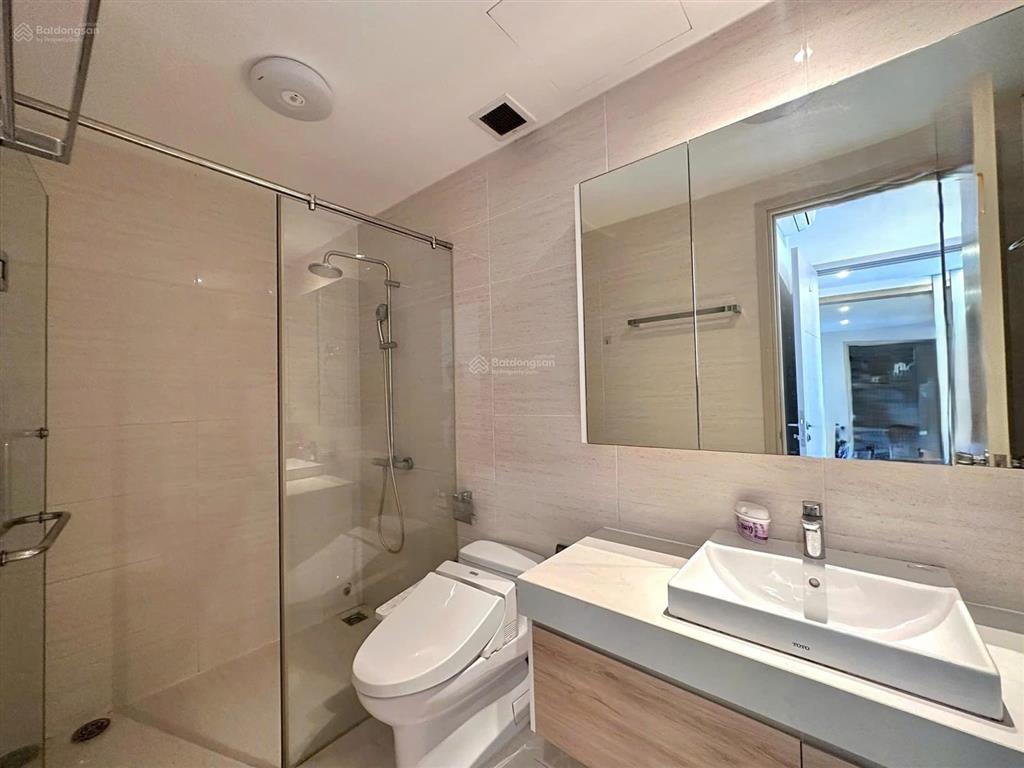 Mr. trung  cần bán ch new city 3pn  2wc. dt 86m2 full nội thất, căn góc. chỉ 8.6 tỷ bao thuế phí