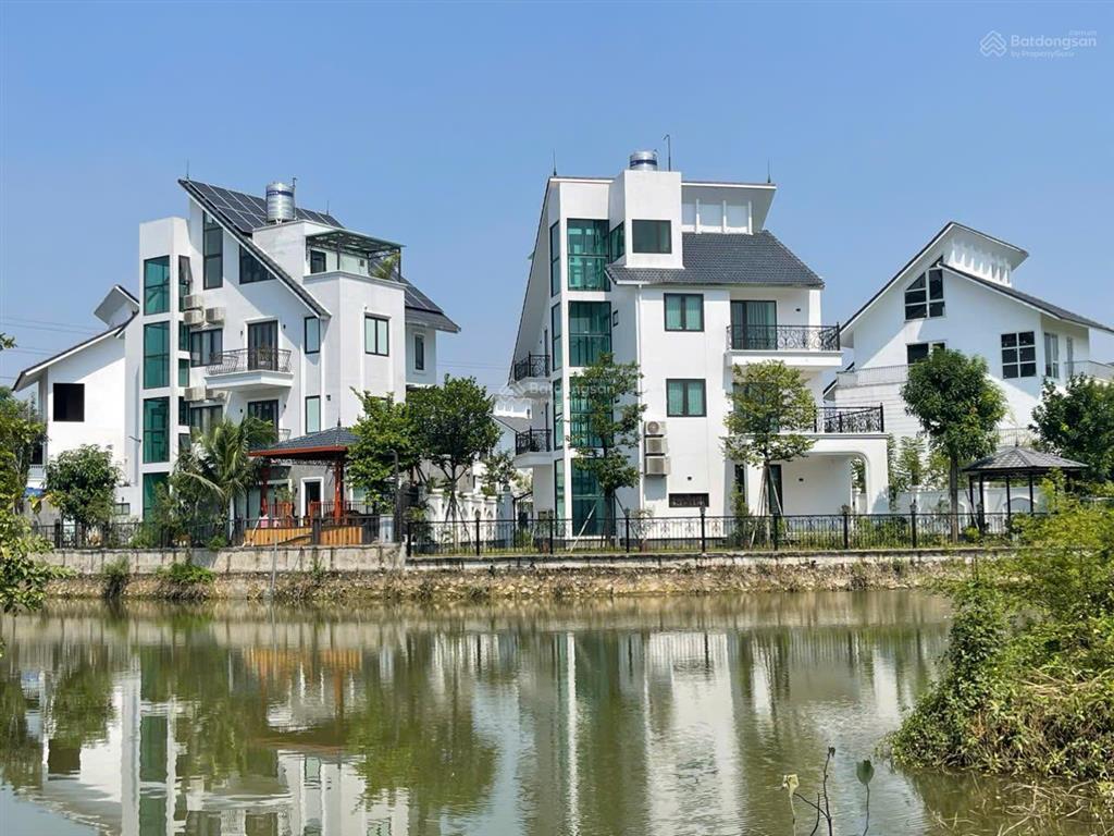 Bán bt ngôi nhà mới căn khu d sát hồ giá đầu tư, mời  qlda a. trọng 0904 250 ***