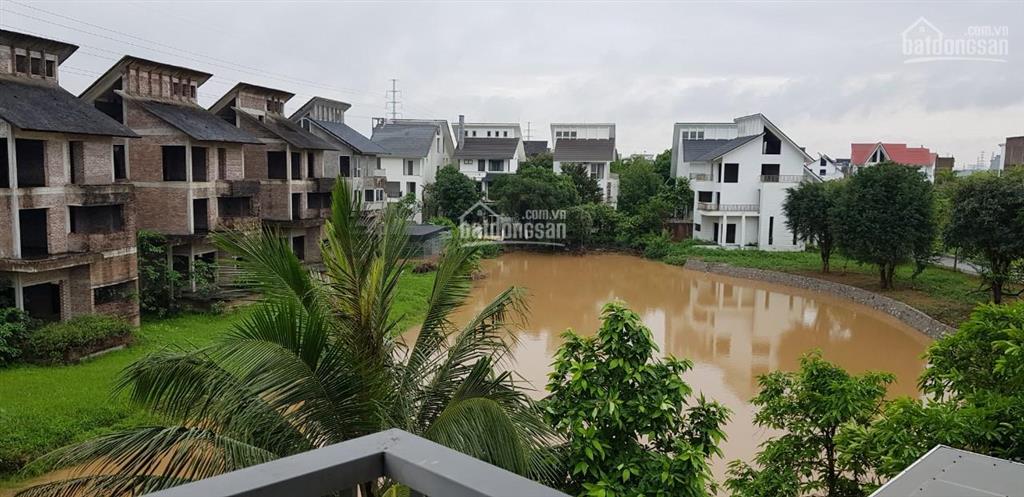 Bán bt ngôi nhà mới căn khu d sát hồ giá đầu tư, mời  qlda a. trọng 0904 250 ***