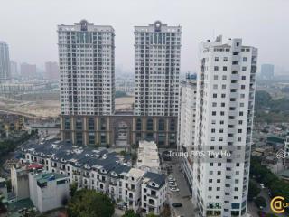 Chính chủ gửi bán căn góc 2pn 70m2. nội thất cơ bản. view hồ tây, starlake.  0966 836 ***