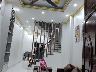 Bán nhà 3 tầng lạc thị  ngọc hồi  thanh trì  giá chào 5.8 tỷ  đt 0978 733 ***