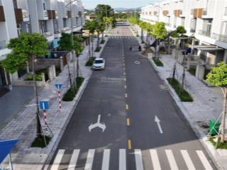 Nhà phố trung tâm thiết kế hiện đại chỉ có tại topaz city core !!!