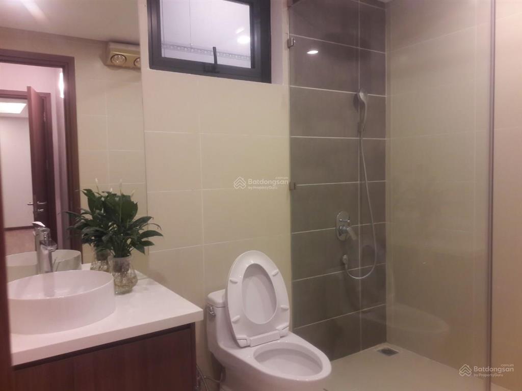 Chính chủ bán căn hộ cc nghĩa đô 61m2 full đồ 2pn 2wc giá 7,250 tỷ.  0978 258 ***