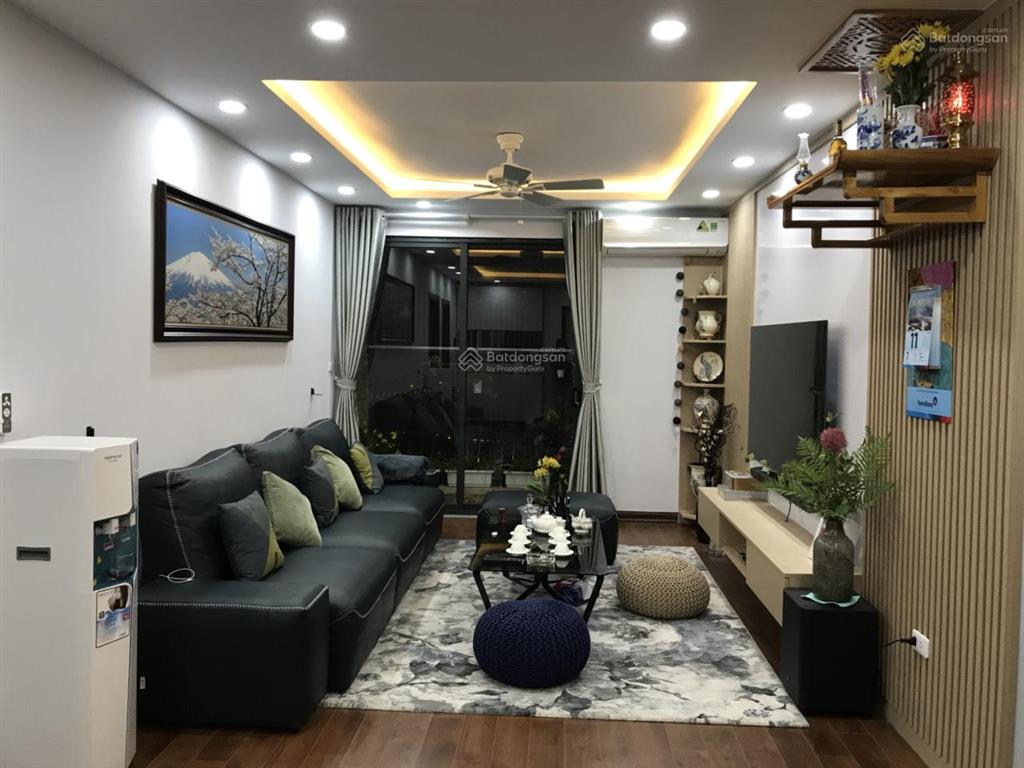 Chính chủ bán căn hộ cc nghĩa đô 61m2 full đồ 2pn 2wc giá 7,250 tỷ.  0978 258 ***