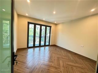 Cho thuê nguyên căn biệt thự đơn lập 350m2 khuôn viên, dtxd 120m2 x 4 tầng, 9 phòng đầy đủ nội thất