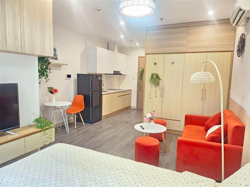 Bán gấp căn studio vinhomes ocean park giá rẻ, view đẹp, sổ sẵn, em hằng hỗ trợ 24/7
