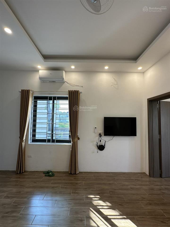 Cho thuê căn hộ 2 ngủ tại số 2 ngõ 402 ngô gia tự, 45m2, 7 triệu vnd   chính chủ 0912 373 ***