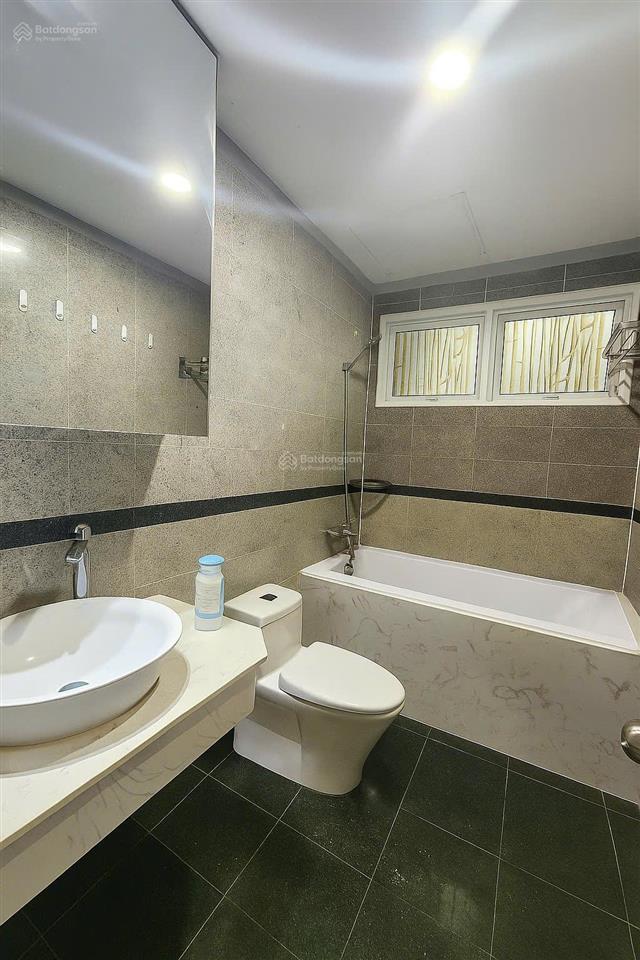 Hàng hiếm bán căn 2pn 2wc  chung cư phú hoàng anh  2pn 2wc 88m2  tặng kèm nội thất giá 4 tỷ.