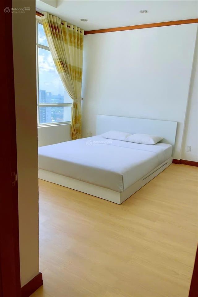 Hàng hiếm bán căn 2pn 2wc  chung cư phú hoàng anh  2pn 2wc 88m2  tặng kèm nội thất giá 4 tỷ.