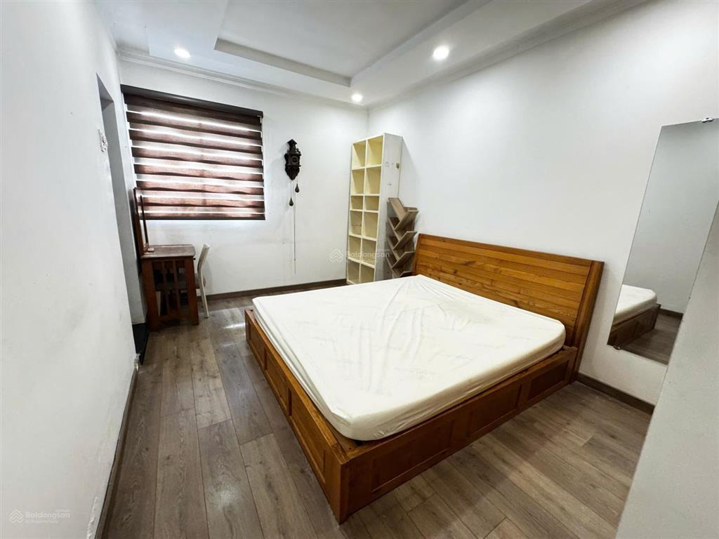 Bán chung cư central garden q1  2pn2wc 70m2  giá 5.5 tỷ shr đầy đủ. hỗ trợ vay. có ban công