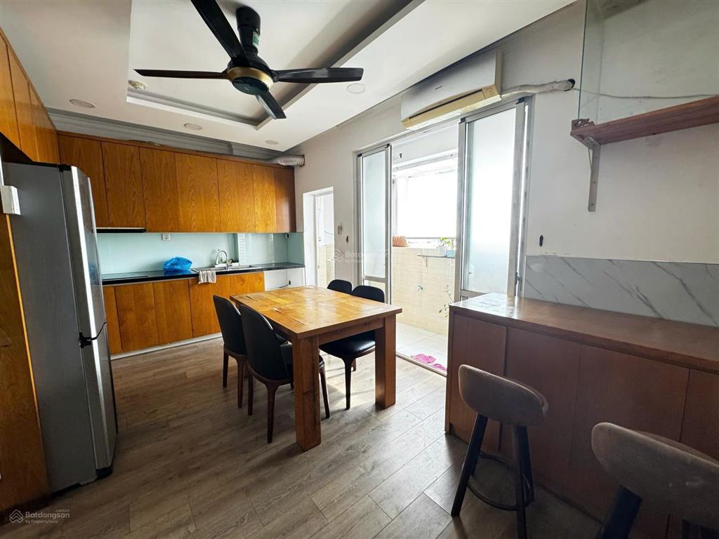 Bán chung cư central garden q1  2pn2wc 70m2  giá 5.5 tỷ shr đầy đủ. hỗ trợ vay. có ban công