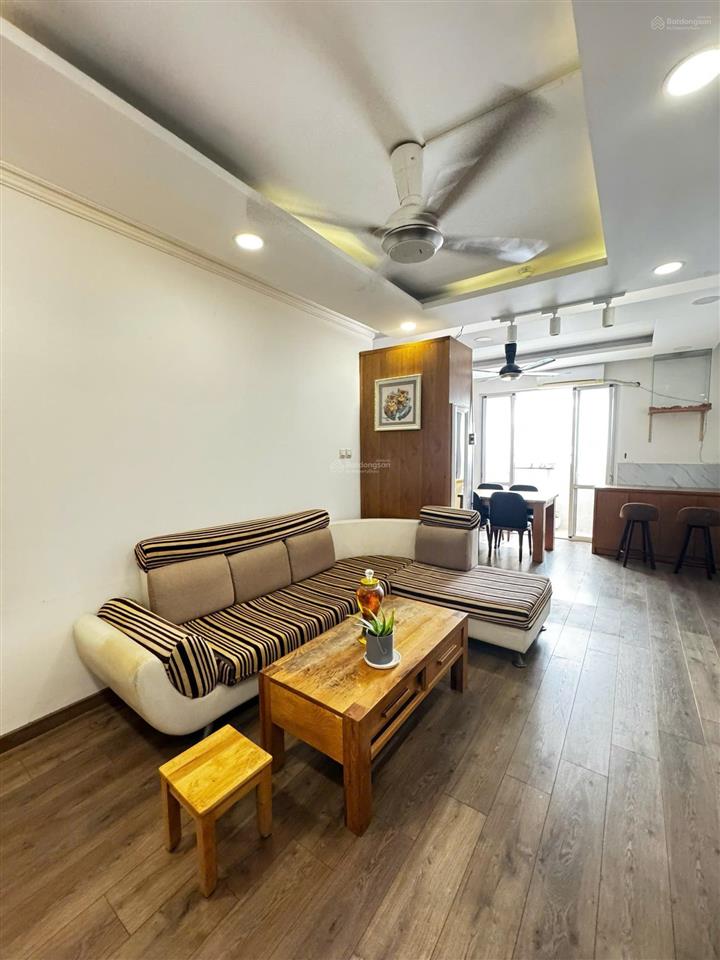 Bán chung cư central garden q1  2pn2wc 70m2  giá 5.5 tỷ shr đầy đủ. hỗ trợ vay. có ban công