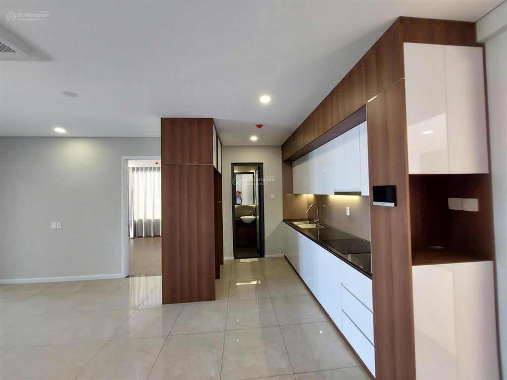 Bán chung cư vĩnh hội q4  ngay chân cầu kênh tẻ  2pn 2wc 70m2 giá 6.5 tỷ. căn góc view cực đẹp