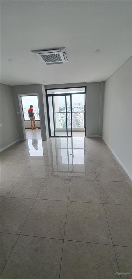 Bán chung cư vĩnh hội q4  ngay chân cầu kênh tẻ  2pn 2wc 70m2 giá 6.5 tỷ. căn góc view cực đẹp