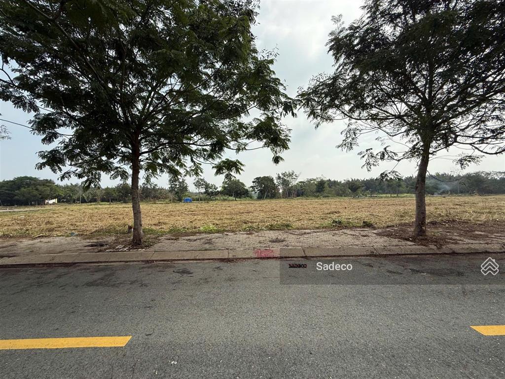 Nền biệt thự bt3  12 tại kdc long hậu  dt 280m², hướng nam, sổ hồng riêng. chính chủ 0909 406 ***