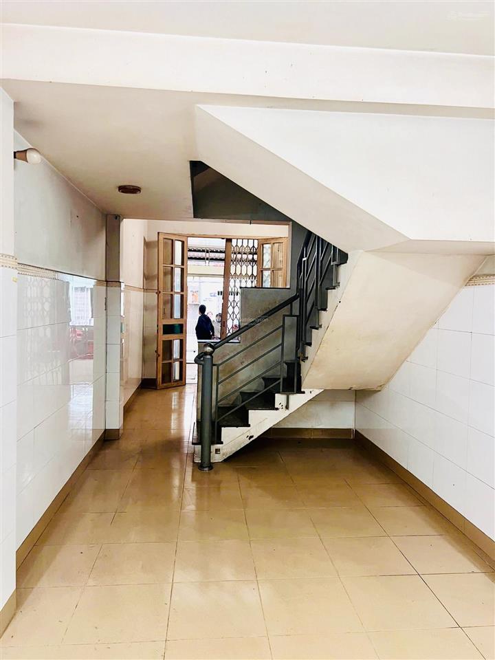 Chính chủ bán nhà 4 tầng đường 3/2 quận 11 chỉ 6.7 tỷ