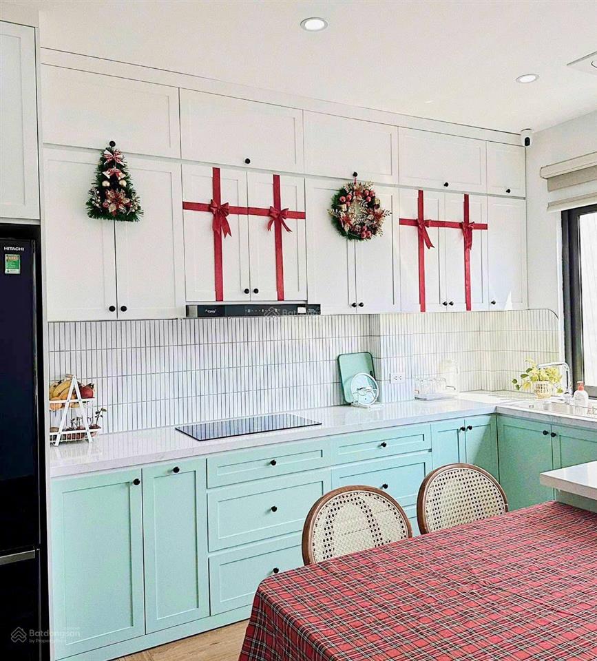 Hot hai bà trưng! bán nhà 6 tầng thang máy  nhà mới full nội thất  40m ra oto  kinh doanh!