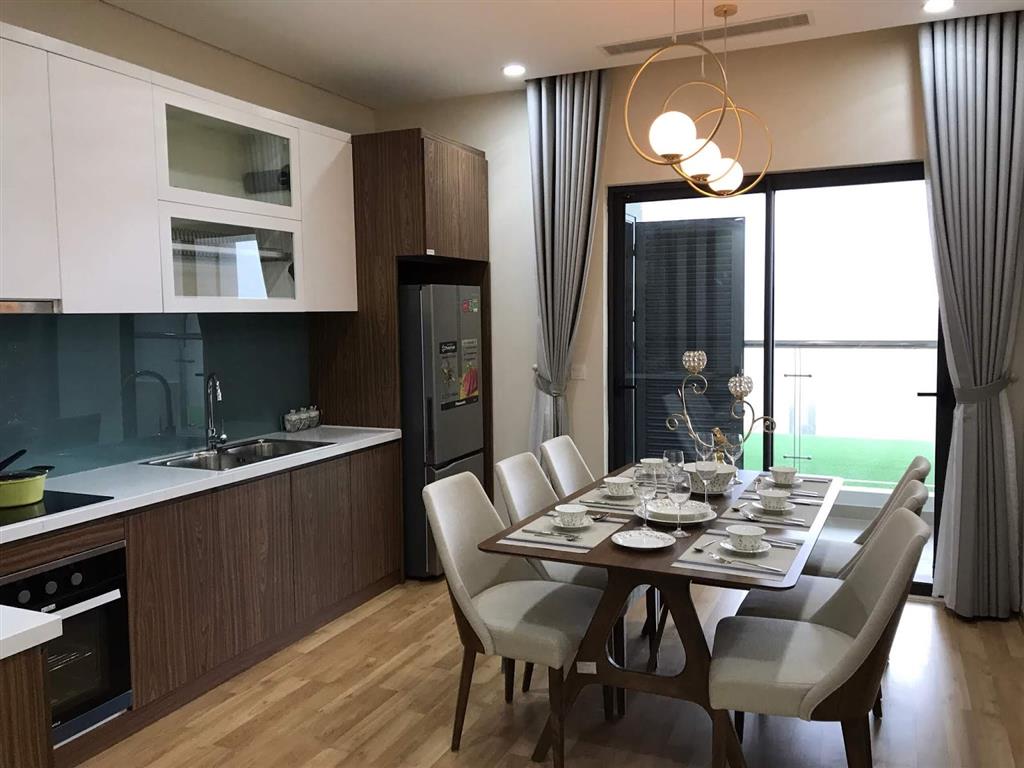 Chủ nhà cần bán nhanh căn hộ 05 tầng trung 96m2 tk 3n2vs.  942609624 em sơn để xem nhà