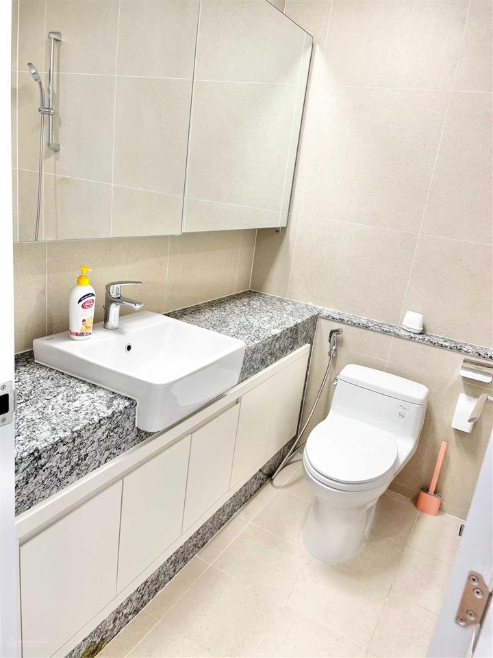 Mới chủ nhà tin tưởng gửi bán nhanh căn hộ trục 06 tầng trung view thoáng giá 6,9 tỷ