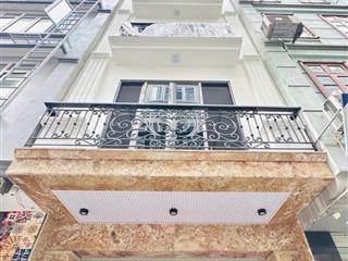 Phân lô trần quốc hoàncầu giấy 48m 7tầng thang máy mtien 4m 18tỷ nhà đẹp sang ôtô 7chỗ vào nhà.