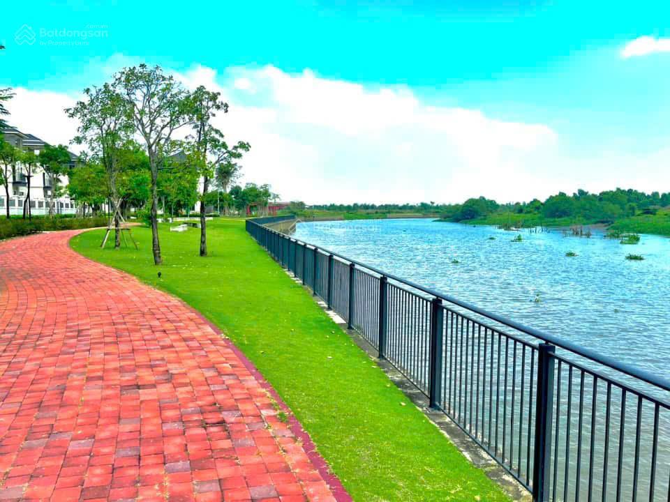 Siêu rẻ! vốn đầu tư chỉ hơn 4 tỷ cho căn góc nhà phố 6x20m, đối diện trường học, view công viên