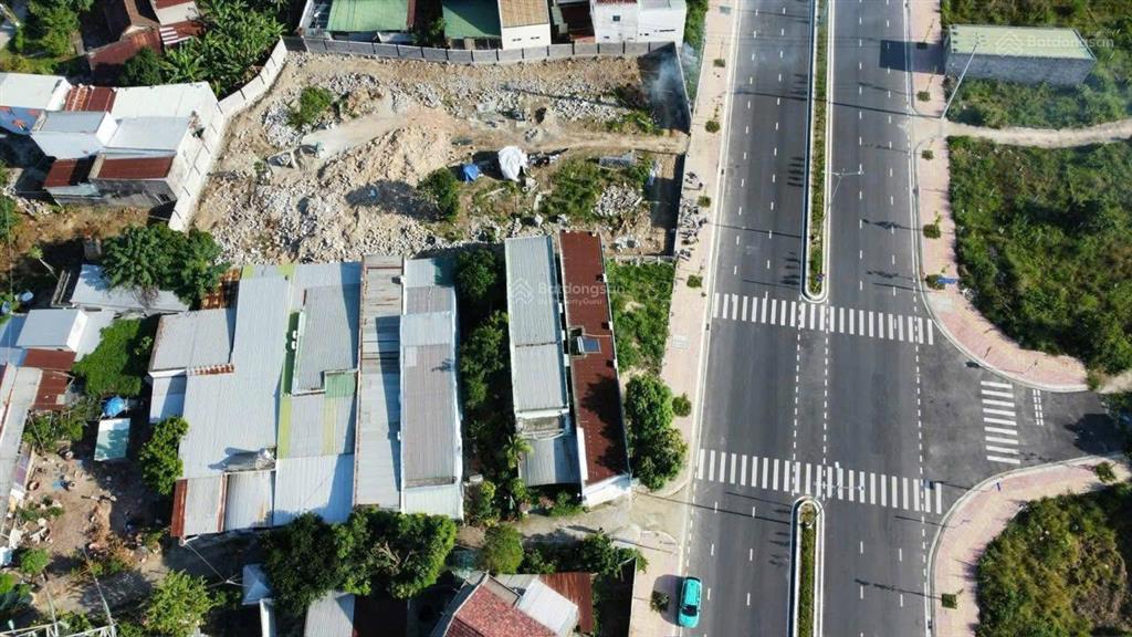 Lô đất 2 mặt tiền võ nguyên giáp nha trang giá chỉ 3tỷ2