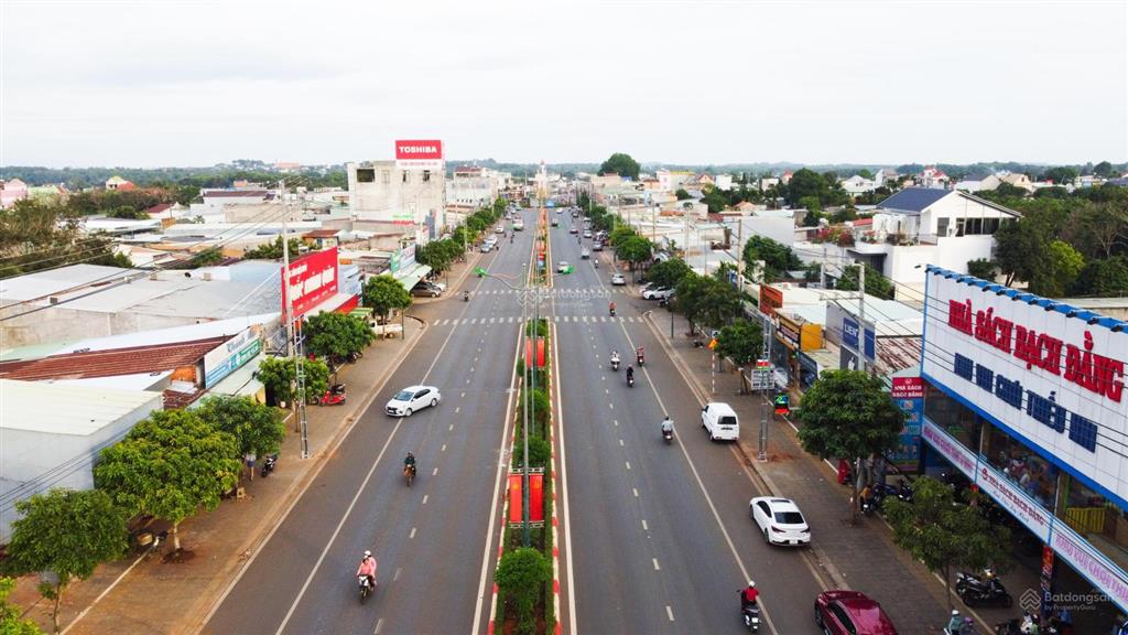 Mình chính chủ mới tách lô đất vườn sổ riêng, mặt tiền đường nhựa liên xã, suối ôm