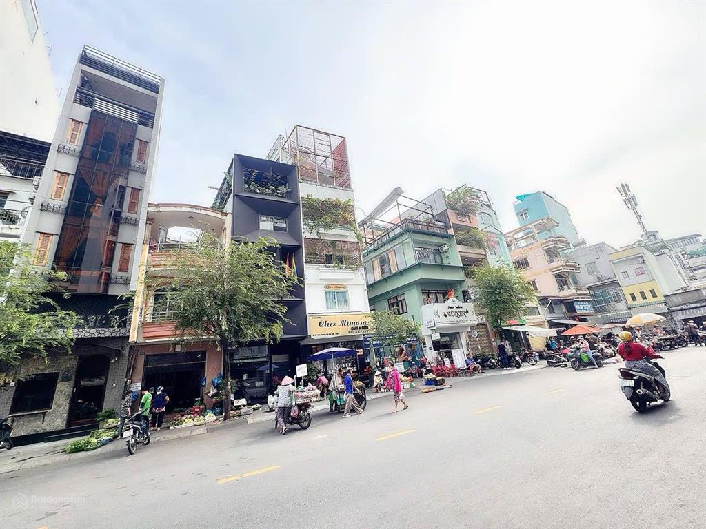 Bán nhà 3 tầng mtkd đ.đề thám, q.1dt 4m*17m sh vuông chuẩn đẹphdt đều 50tr/thvị trí vip đẹp nhất