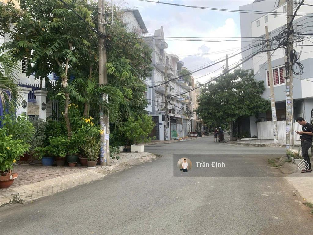 Bán lô đất sát mặt tiền bình lợi  đặng thùy trâm  khuôn đất chuẩn 100m2(5x20m) cách mặt tiền 50m.