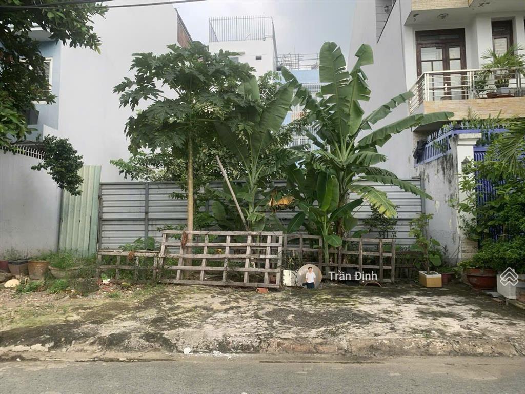 Bán lô đất sát mặt tiền bình lợi  đặng thùy trâm  khuôn đất chuẩn 100m2(5x20m) cách mặt tiền 50m.