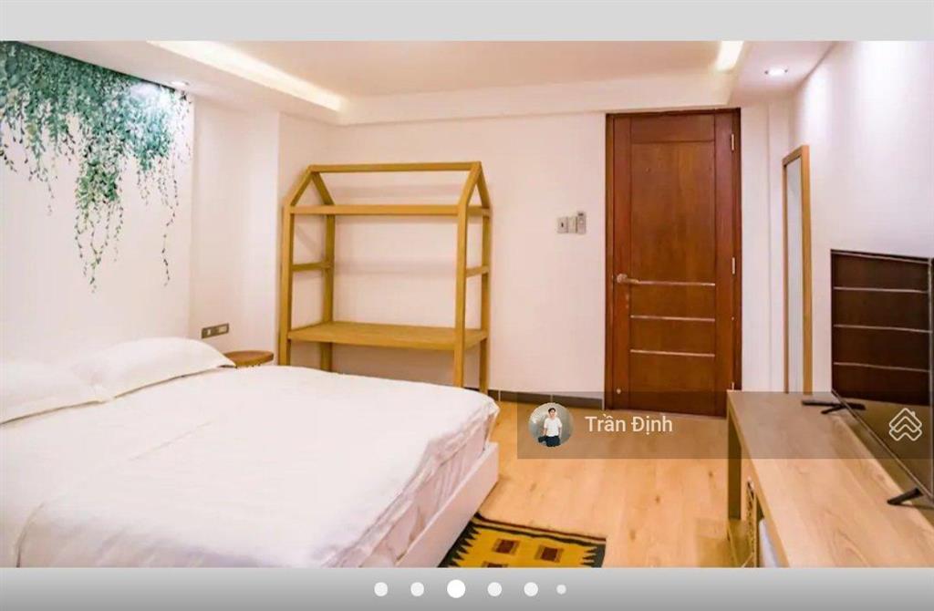Bán nhà chính chủ tại nguyễn văn đậu kế bên phòng công chứng số 6  nhà mới 5 tầng  hẻm xe ô tô