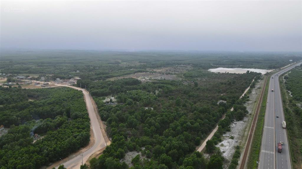 Bán 1500m2 mặt tiền ~ 50m ql1a  đoạn kcn quảng trị 500ha  làm dịch vụ tuyệt vời