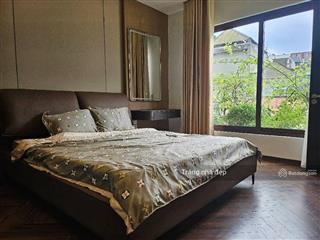 Chỉ nhỉnh 260 triệu/m2 bán gấp nhà 5 tầng thang máy tại trần duy hưngcầu giấylô góc, ngõ thông kd