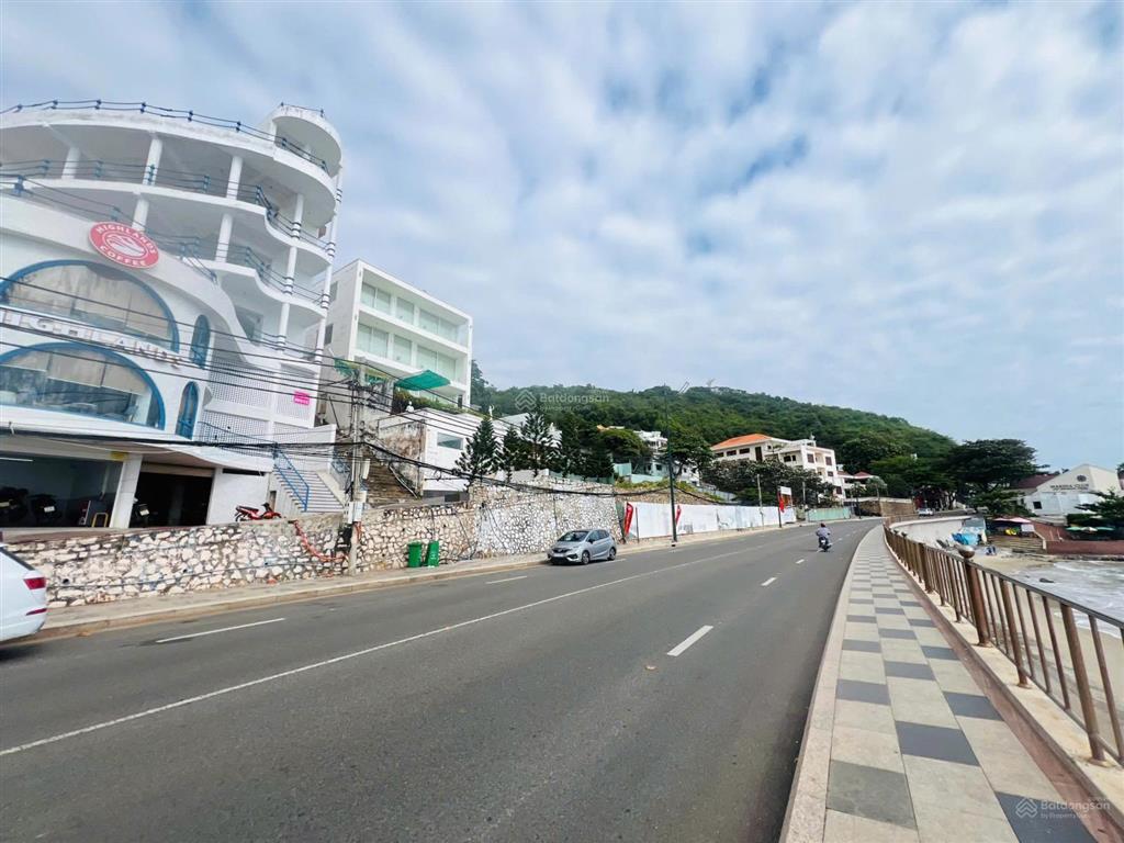 Bán toàn nhà 7 tầng mặt tiền đường hạ long có bãi biển riêng vị trí cực hiếm