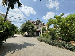 Cần bán gấp nền biệt thự góc hai mặt tiền đường 6 hiệp bình chánh thủ đức ngay phạm văn đồng