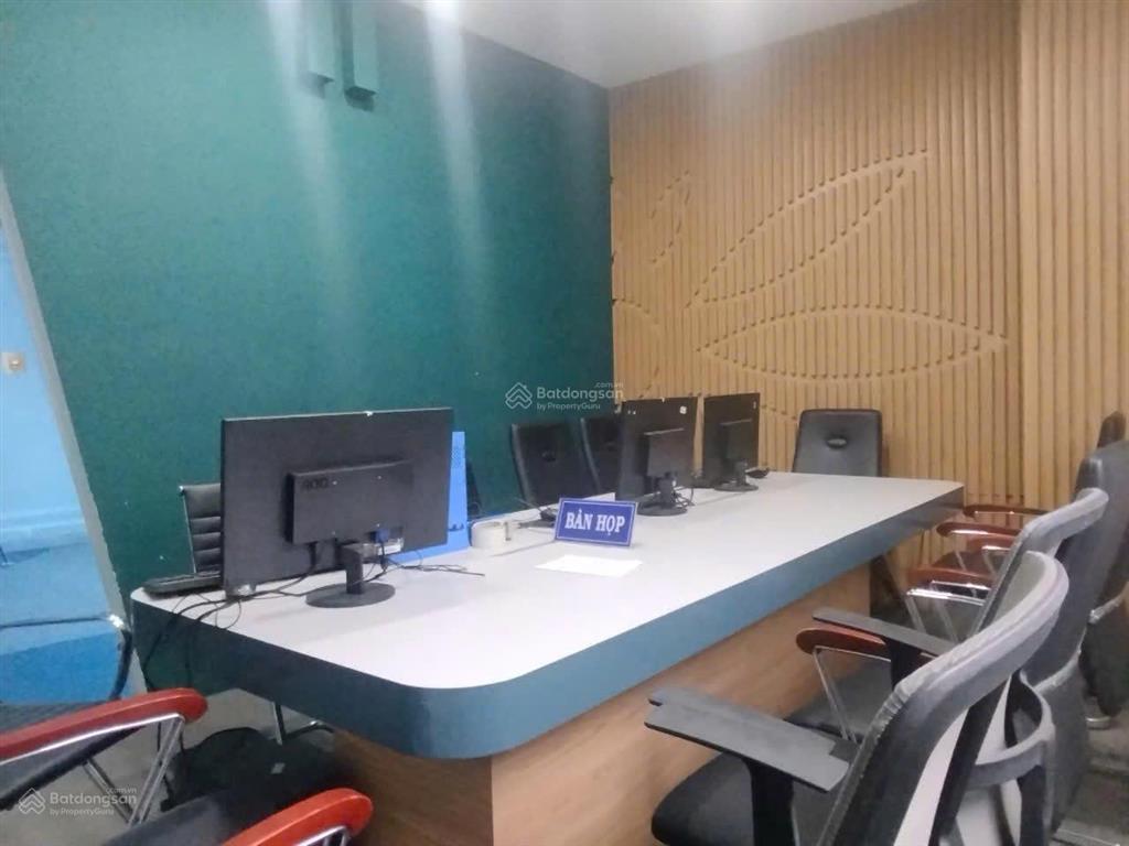 Bán tòa nhà văn phòng hầm 6 tầng thang máy, mặt tiền phạm văn đồng sát gigamall 310 m2 giá 55 tỷ